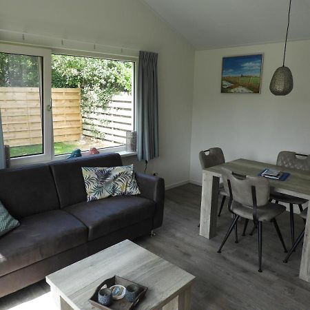 Vakantiewoning 'T Steechje Hollum  Bagian luar foto