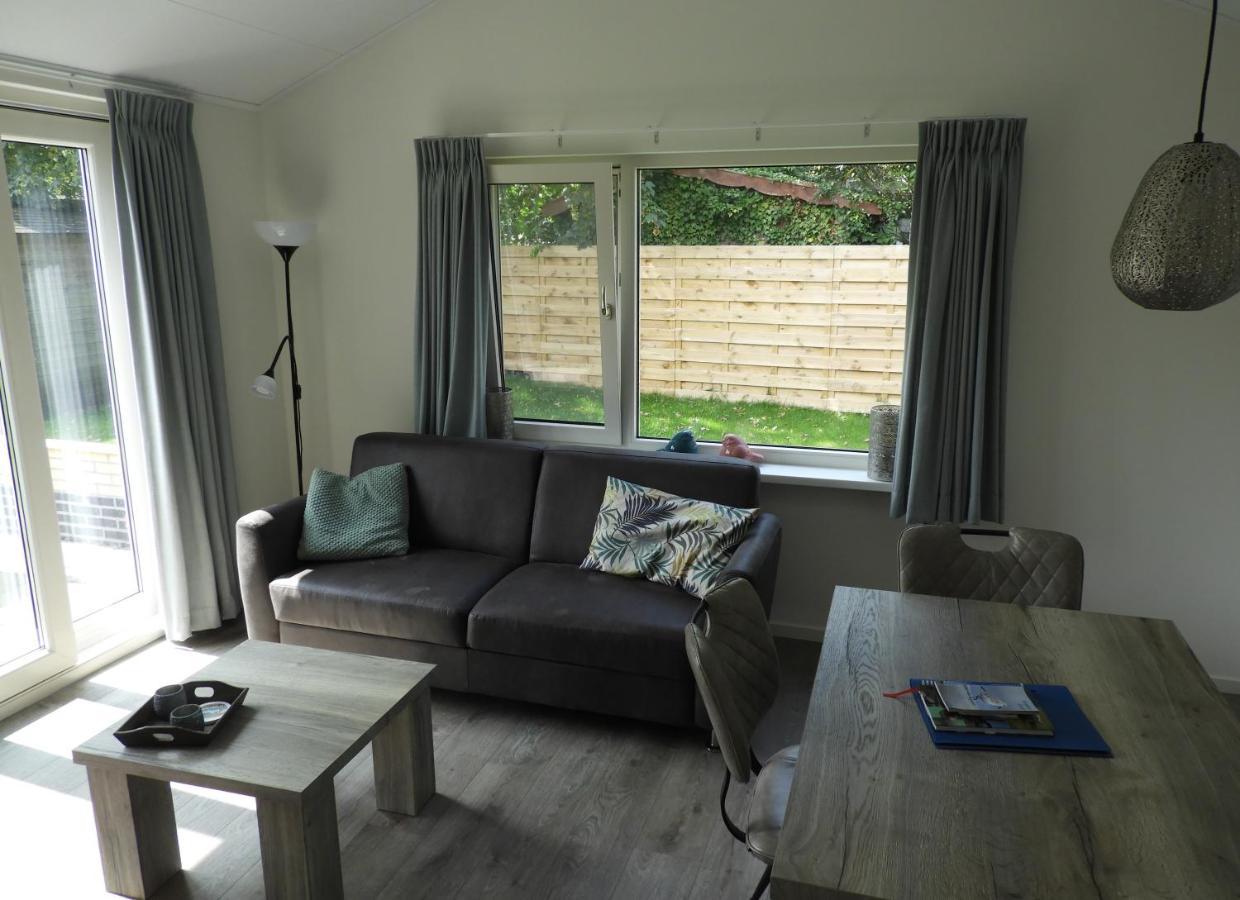 Vakantiewoning 'T Steechje Hollum  Bagian luar foto