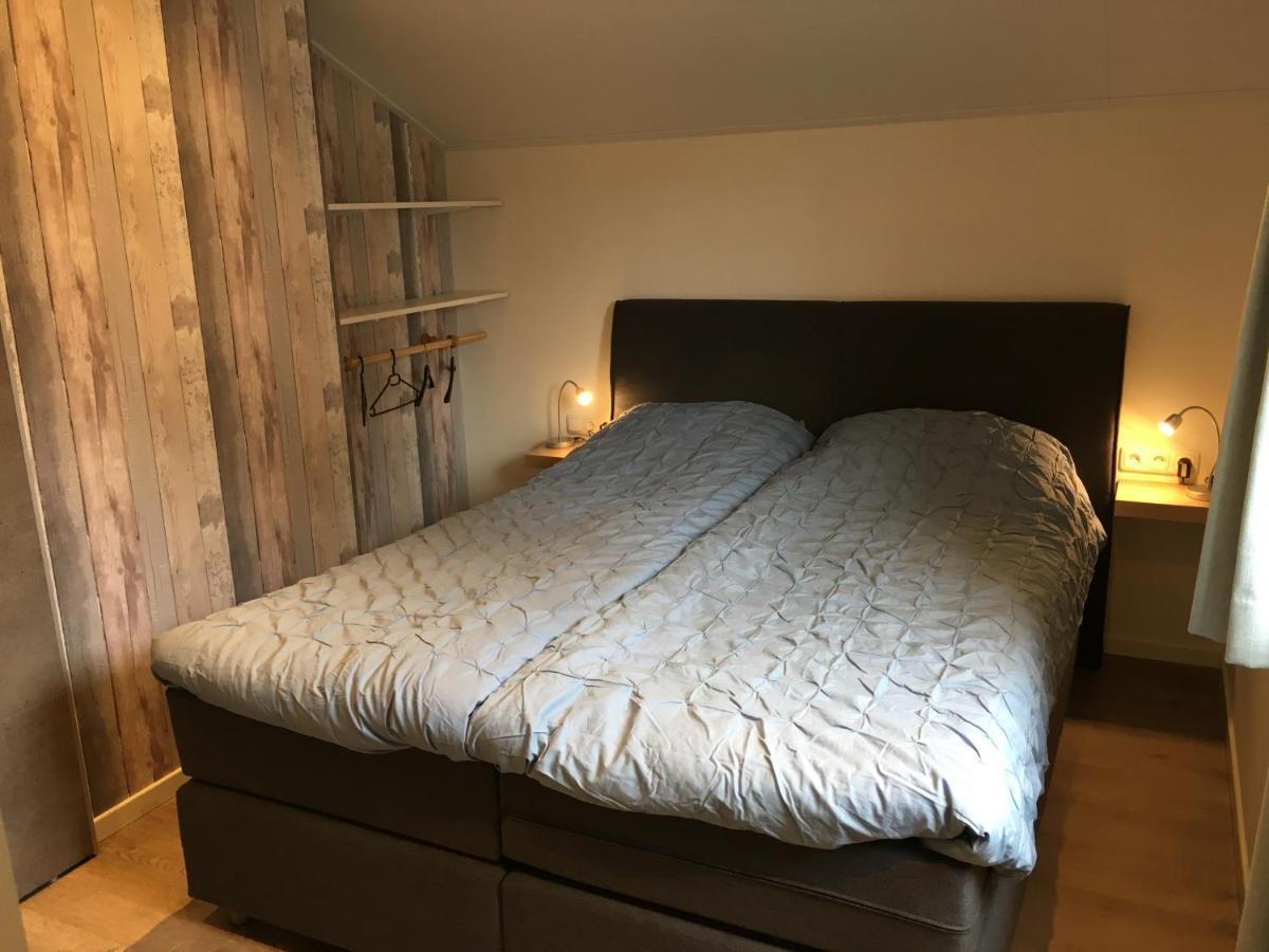 Vakantiewoning 'T Steechje Hollum  Bagian luar foto